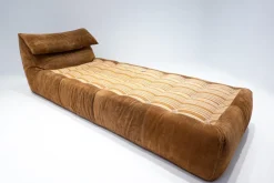 Pamono Mid-Century Modern Suede Bambole Daybed by Mario Bellini for C&b Italia, 1970s><noscript><img width=