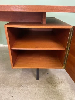 Pamono Mid-Century Modern Teak Desk, 1960s><noscript><img width=