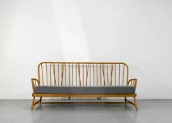 Pamono Mid-Century Modern Windsor Three-Seater Sofa by Lucian Ercolani for Ercol, 1960s> Couches & Sofas