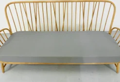 Pamono Mid-Century Modern Windsor Three-Seater Sofa by Lucian Ercolani for Ercol, 1960s><noscript><img width=