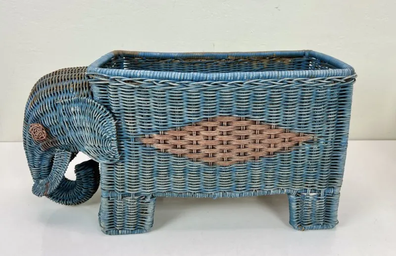 Pamono Mid-Century Rattan Elephant Basket Planter, Italy, 1970s> Planters And Jardiniere