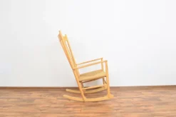 Pamono Mid-Century Rocking Chair by Hans Wegner for Frederica, 1970s.><noscript><img width=