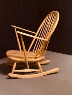 Pamono Mid-Century Rocking Chair in Light Elm by Lucian Ercolani for Ercol><noscript><img width=