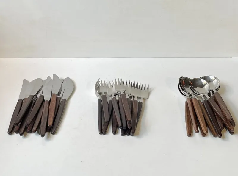 Pamono Mid-Century Rosewood Flatware Cutlery by Tias Eckhoff for Lindtofte, 1960s, Set of 36> Cutlery & Serving Utensils