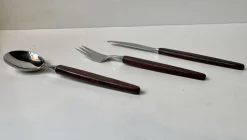 Pamono Mid-Century Rosewood Flatware Cutlery by Tias Eckhoff for Lindtofte, 1960s, Set of 36> Cutlery & Serving Utensils