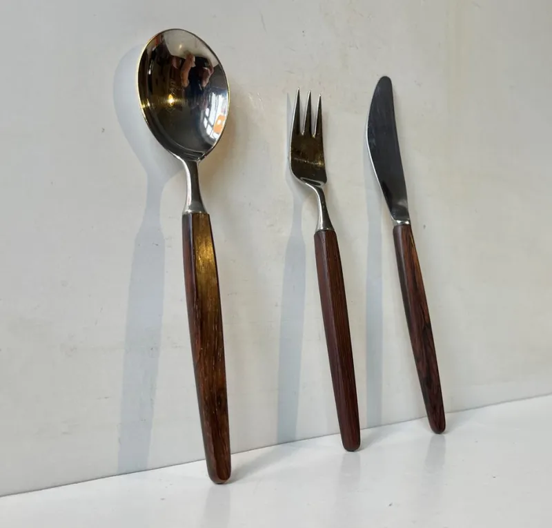 Pamono Mid-Century Rosewood Flatware Cutlery by Tias Eckhoff for Lindtofte, 1960s, Set of 36> Cutlery & Serving Utensils