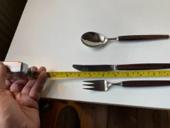 Pamono Mid-Century Rosewood Flatware Cutlery by Tias Eckhoff for Lindtofte, 1960s, Set of 36><noscript><img width=