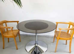 Pamono Mid-Century Round Smoked Glass Dining Table in Chrome Tulip Base by Eero Saarinen, Germany, 1975><noscript><img width=