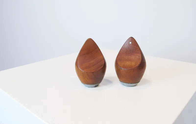 Pamono Mid-Century Salt & Pepper Shakers Set by P. J. Østergaard for PJ Form, Set of 2> Salt & Pepper Shakers