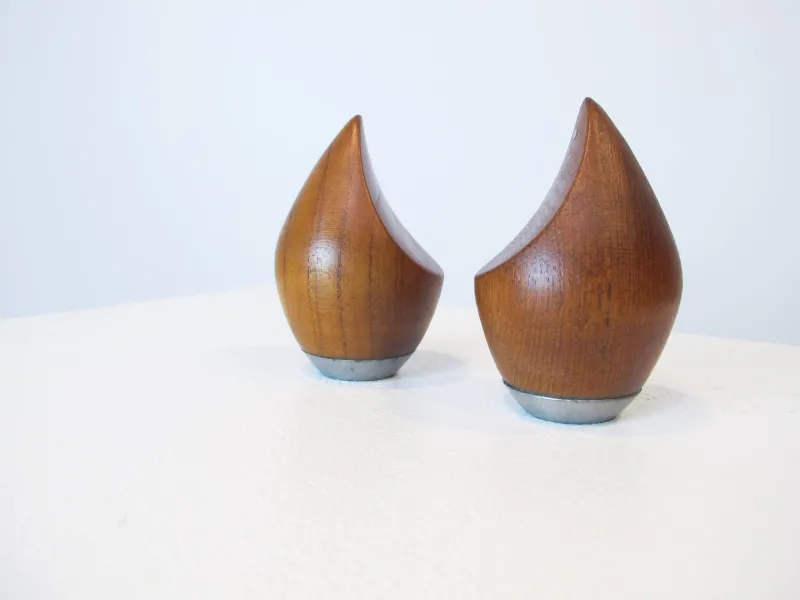 Pamono Mid-Century Salt & Pepper Shakers Set by P. J. Østergaard for PJ Form, Set of 2> Salt & Pepper Shakers