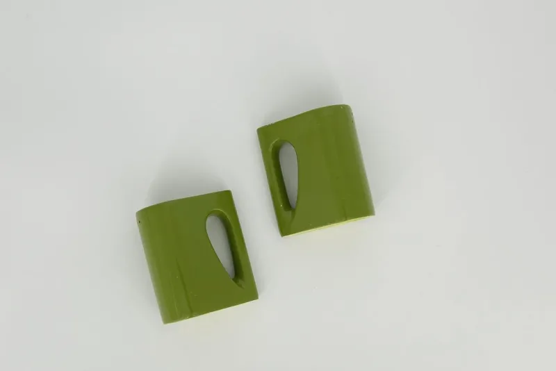 Pamono Mid-Century Scandinavian Salt & Pepper Shaker Set, 1970s, Set of 2> Salt & Pepper Shakers
