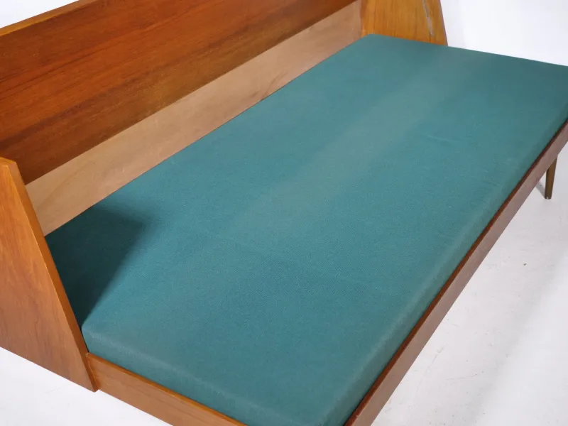 Pamono Mid-Century Teak Daybed, 1960s> Daybeds & Chaises Lounges