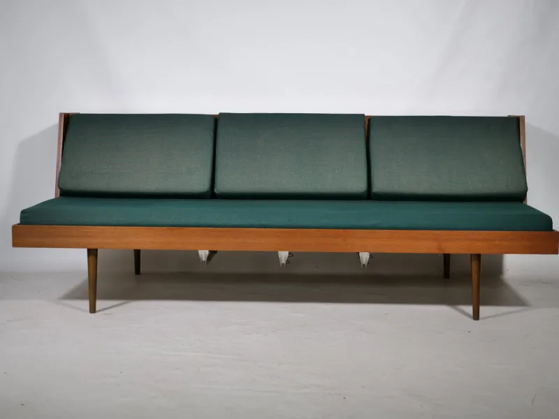 Pamono Mid-Century Teak Daybed, 1960s> Daybeds & Chaises Lounges