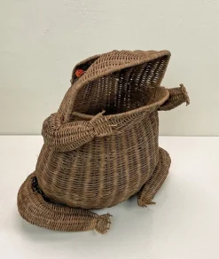 Pamono Mid-Century Vintage Rattan Frog Magazine Holder, 1970s> Magazine Racks
