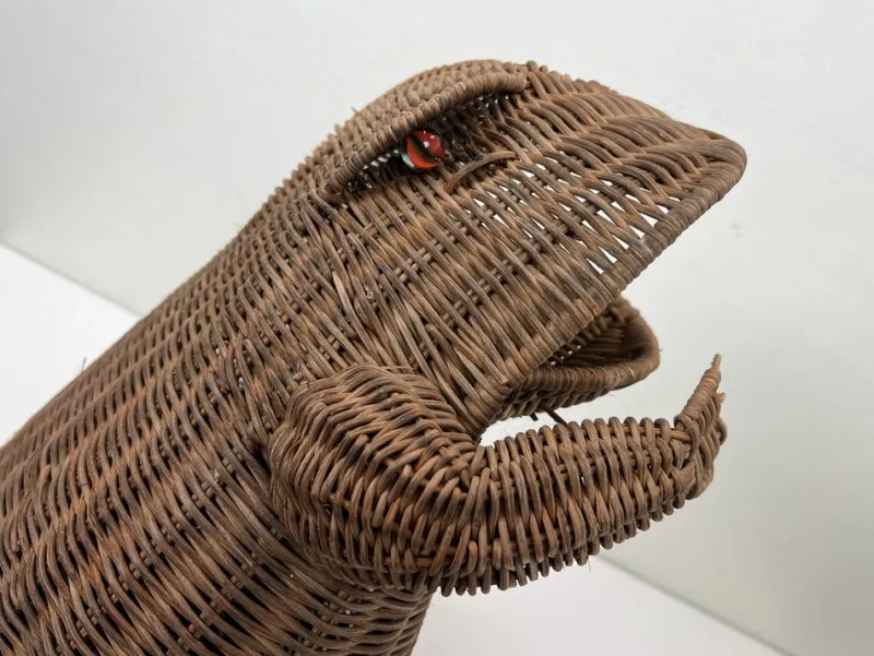 Pamono Mid-Century Vintage Rattan Frog Magazine Holder, 1970s> Magazine Racks