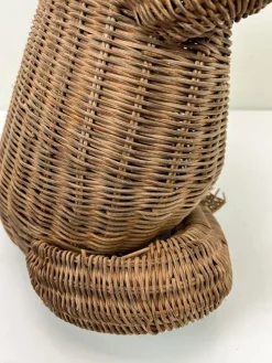 Pamono Mid-Century Vintage Rattan Frog Magazine Holder, 1970s><noscript><img width=