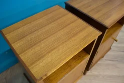 Pamono Mid-Century Walnut Bedside Tables by Alfred Cox, 1950s, Set of 2><noscript><img width=