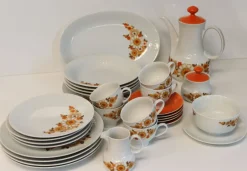 Pamono Mitterteich Porcelain Table and Tea Service, Germany, 1970s, Set of 28><noscript><img width=