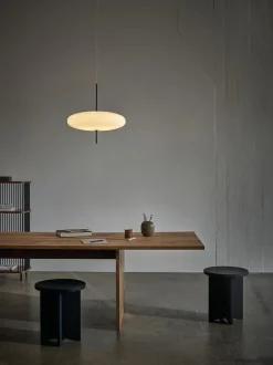 Sale Pamono Model 2065 Lamp with White Diffuser and Black Hardware by Gino Sarfatti