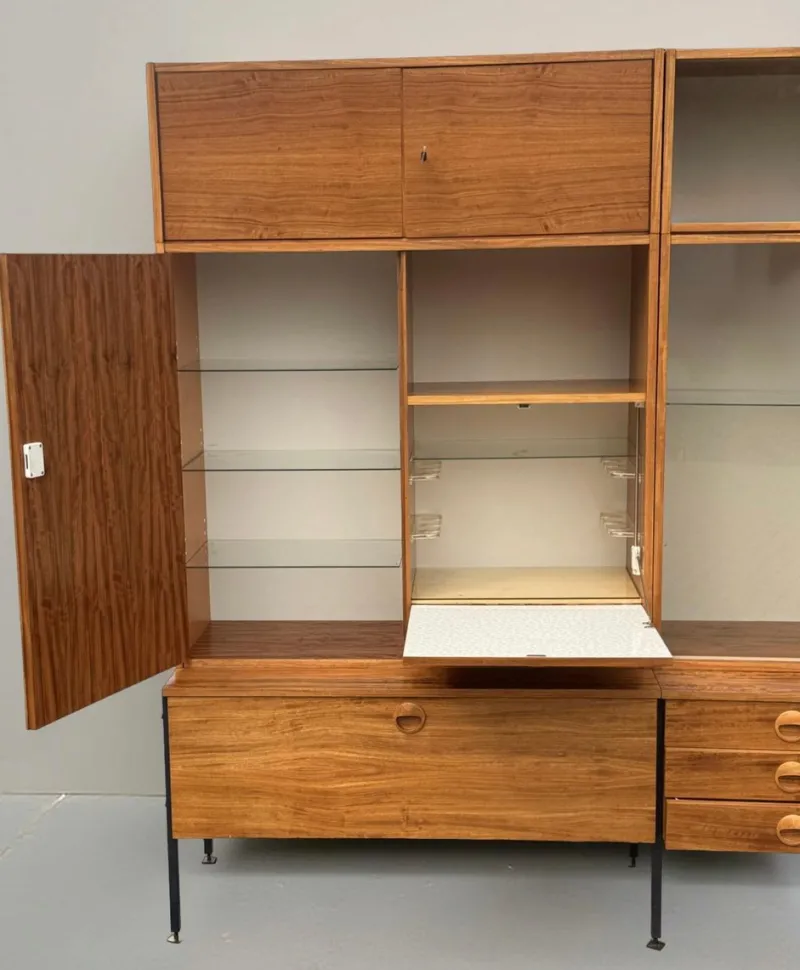 Outlet Pamono Model 430 Modular Wall System with Bar, Secretary and Display Cabinet in Walnut by Joachim Nebelung for Hellerau, 1973