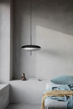Pamono Model 2065 Table Lamp with Black White Diffuser, Black Hardware & Black Cable by Gino Sarfatti><noscript><img width=