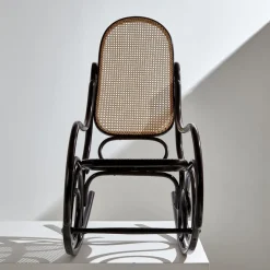 Pamono Model 825 Thonet Rocking Chair by Michael Thonet for Thonet, 1970s><noscript><img width=