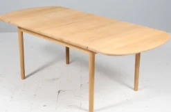 Online Pamono Model GE85 Coffee Table in Oak attributed to Hans J. Wegner for Getama, 2000s