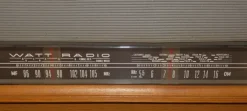 Best Pamono Model WR 718 Turntable Radio in Wood and Bakelite from Watt Radio, Italy, 1960s