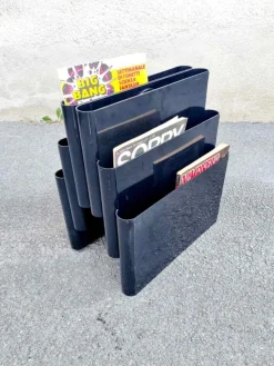 Pamono Modern Italian Black Magazine Rack by Giotto Stoppino for Kartell, 1970s><noscript><img width=