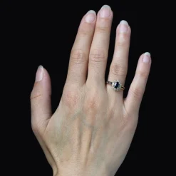 New Pamono Modern Sapphire and Diamonds Ring in 18 Karat Yellow Gold
