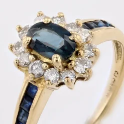 New Pamono Modern Sapphire and Diamonds Ring in 18 Karat Yellow Gold