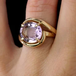 Pamono Modern Second-Hand Amethyst 18 Karat Yellow Gold Swirl Ring><noscript><img width=
