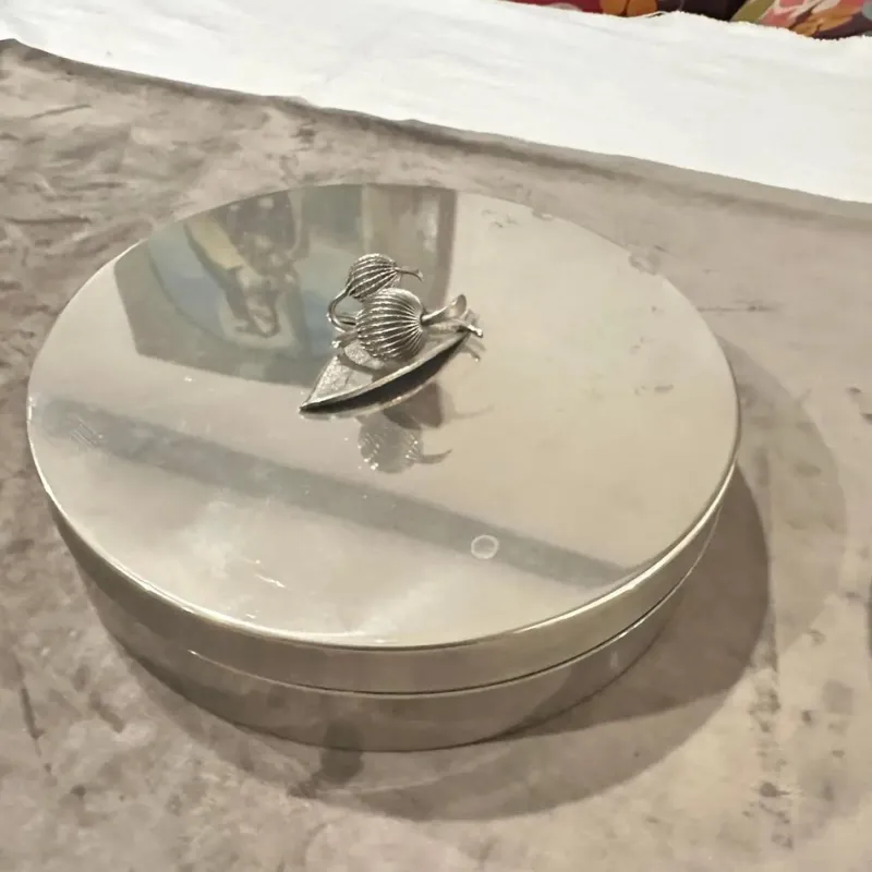 Pamono Modern Silver Plated Round Jewelry Box by Renzo Casati Firenze, 1970s> Dinnerware Accessories