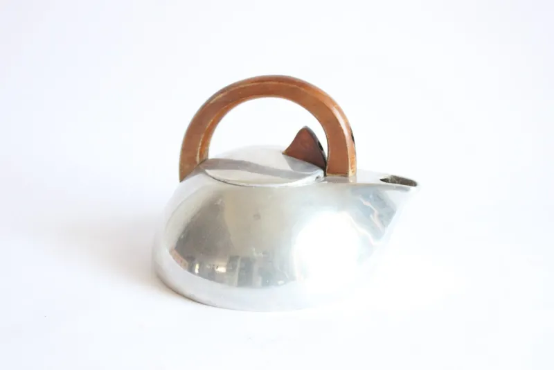 New Pamono Modern Streamline K3 Kettle by Jean Picquot for Burrage and Boyd Ltd, 1940s