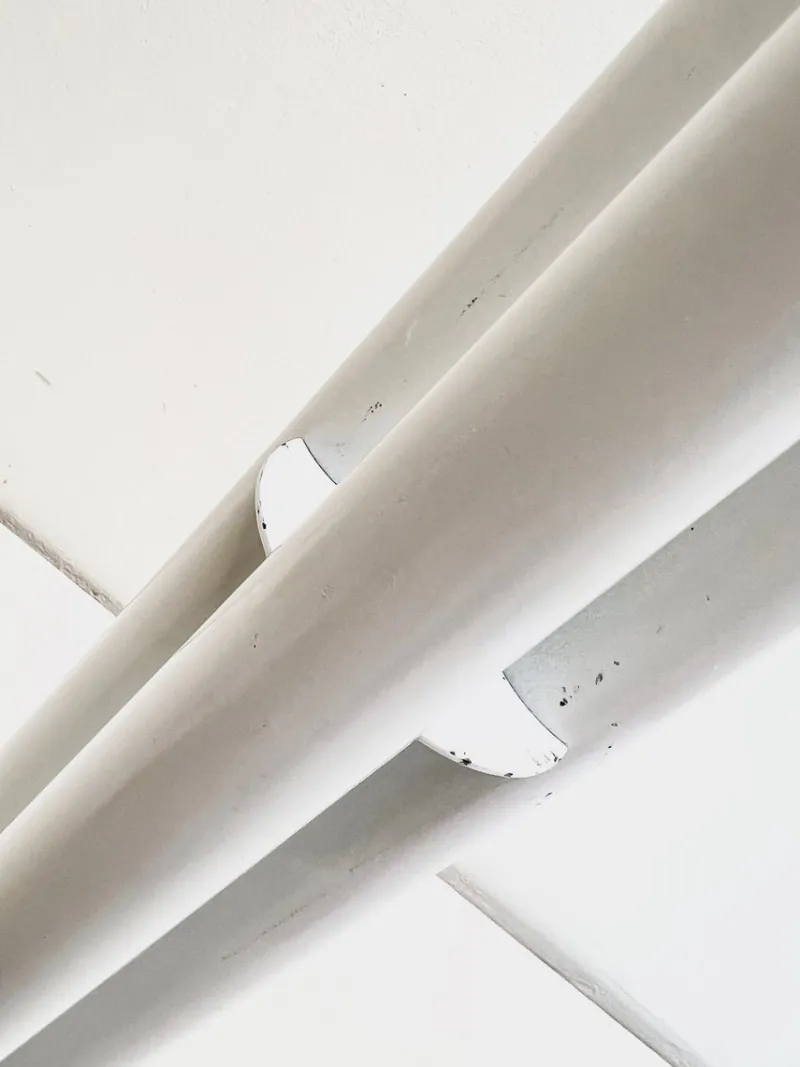 Pamono Modern Style White Steel and Gold Fireplace Tools in Holder, 1970s, Set of 4> Fireplaces And Mantels