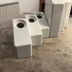 Pamono Modern White Ceramic Design Vases by Enzo Bicchioli for Il Picchio, 1970s, Set of 2><noscript><img width=