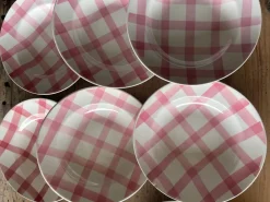 Pamono Moulin Des Loups Pink Tablecloth Dinnerware Set, 1950s, Set of 13