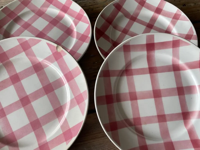 Pamono Moulin Des Loups Pink Tablecloth Dinnerware Set, 1950s, Set of 13
