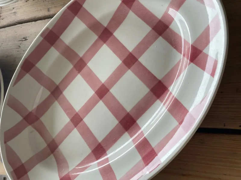 Pamono Moulin Des Loups Pink Tablecloth Dinnerware Set, 1950s, Set of 13