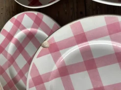 Pamono Moulin Des Loups Pink Tablecloth Dinnerware Set, 1950s, Set of 13