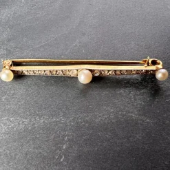 Best Pamono Natural White Pearl and Diamond 18k Yellow Gold Bar Brooch, 1890s