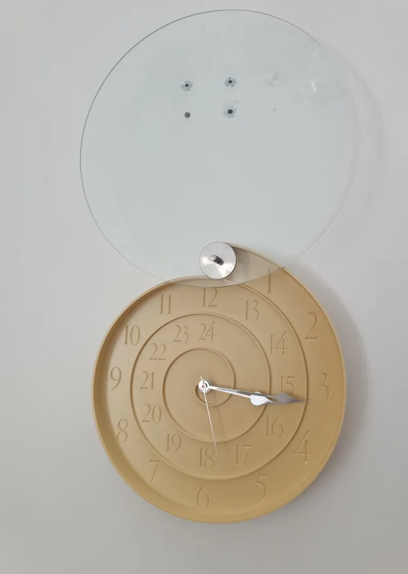 Pamono Nautilus Clock by Oscar Tusquets for Mobles, 1995> Clocks