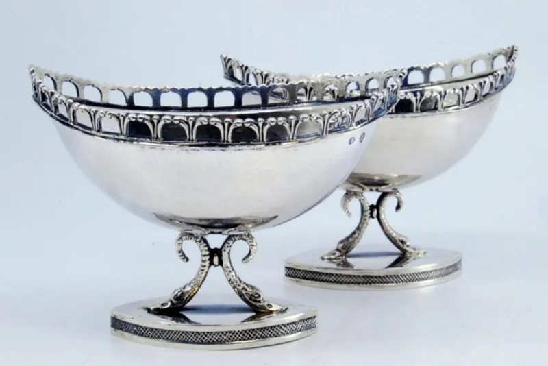 Outlet Pamono Nave-Shaped Silver Salt and Pepper Shakers with Scalloped Rims, Set of 2