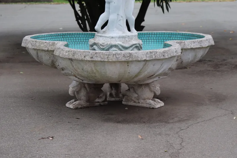Pamono Neoclassical Garden Fountain with Statue, Early 20th Century> Garden Accessories