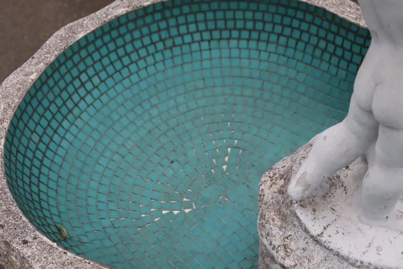 Pamono Neoclassical Garden Fountain with Statue, Early 20th Century> Garden Accessories