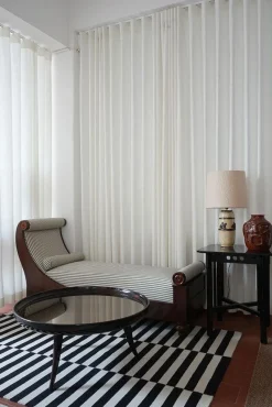 Pamono Neoclassical Mahogany Daybed, 19th Century><noscript><img width=