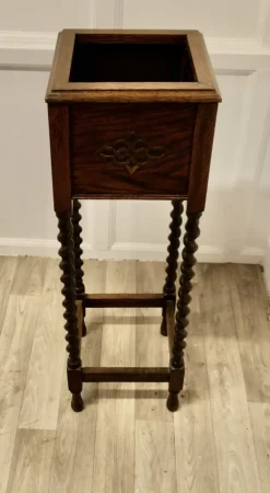 Pamono Oak Barley Twist Planter, 1890s><noscript><img width=