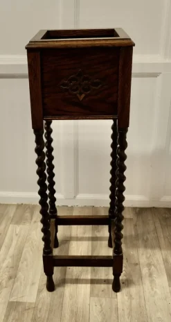 Pamono Oak Barley Twist Planter, 1890s><noscript><img width=