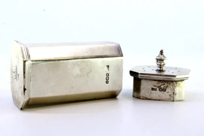 Clearance Pamono Octagonal Silver Salt Shaker with Removable Lid Knob