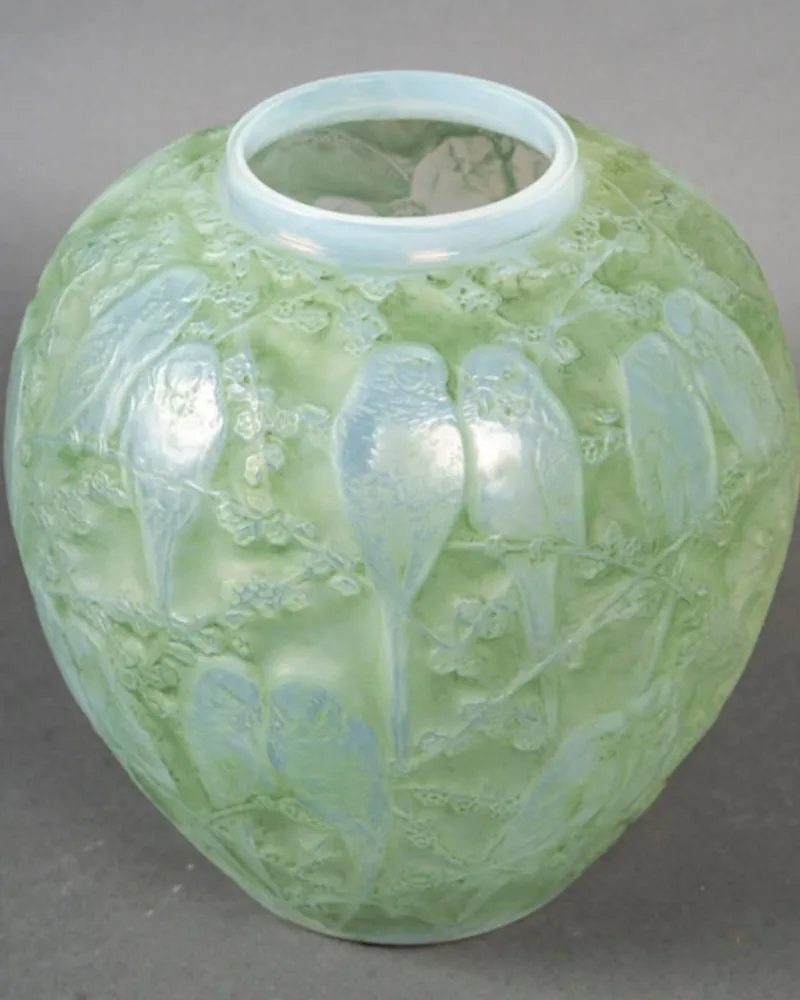 Pamono Opalescent Perruches Vase by René Lalique, 1919> Vases
